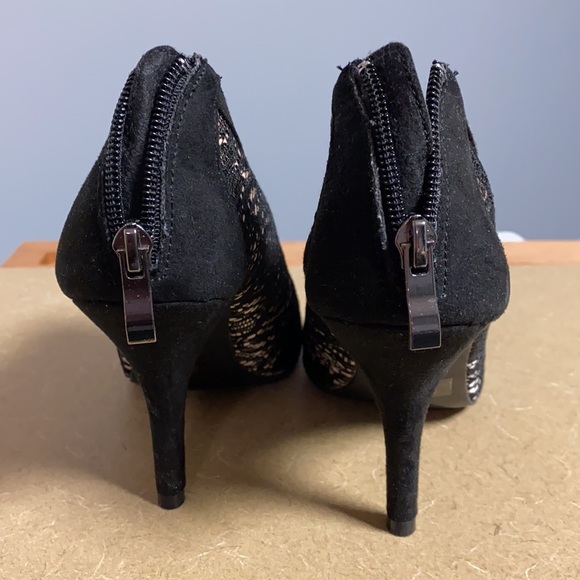 Cato Beautiful blk lace w/cream open toe 4” heels8 - Picture 5 of 7